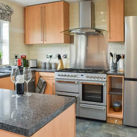 Holiday home Askham House